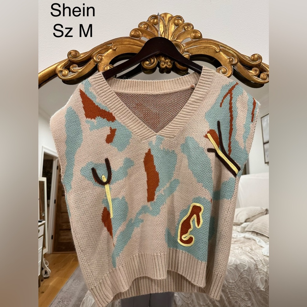 Abstract Patterned V-Neck Sweater Vest Sz M